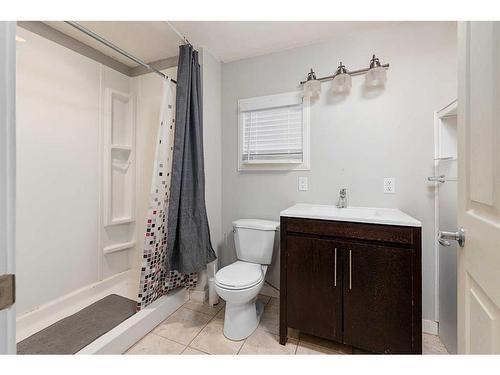 4630 45 Street, Lloydminster, SK - Indoor Photo Showing Bathroom