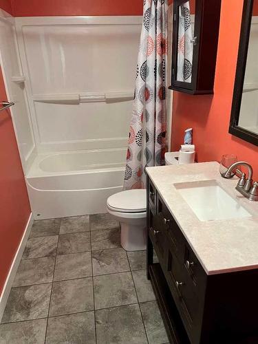 4711 54 Avenue, Vermilion, AB - Indoor Photo Showing Bathroom