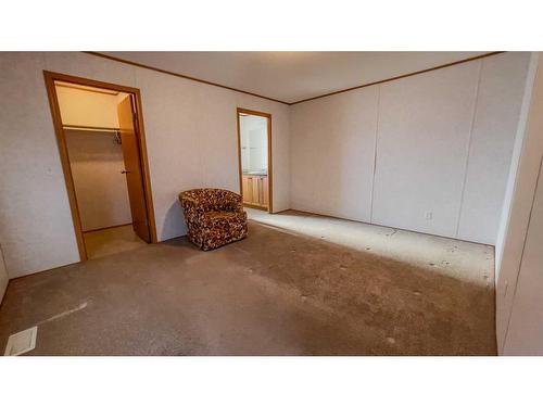 3 Coutts Street, Hughenden, AB - Indoor Photo Showing Other Room