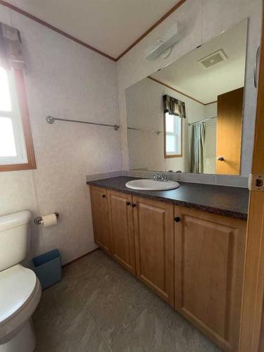 3 Coutts Street, Hughenden, AB - Indoor Photo Showing Bathroom