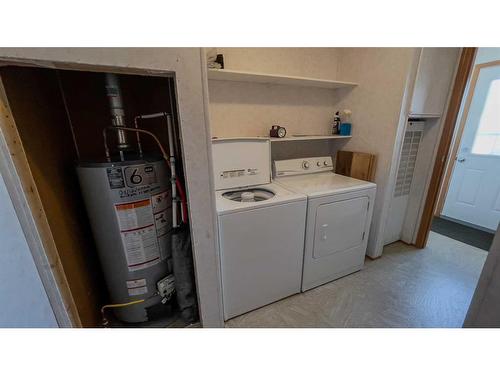 3 Coutts Street, Hughenden, AB - Indoor Photo Showing Laundry Room