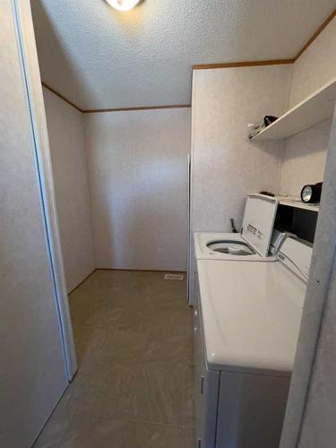 3 Coutts Street, Hughenden, AB - Indoor Photo Showing Laundry Room