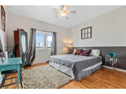 482047 Range Road 40, Rural Vermilion River, County Of, AB - Indoor Photo Showing Bedroom