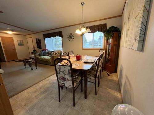 5102 51St Avenue, Blackfoot, AB - Indoor Photo Showing Dining Room