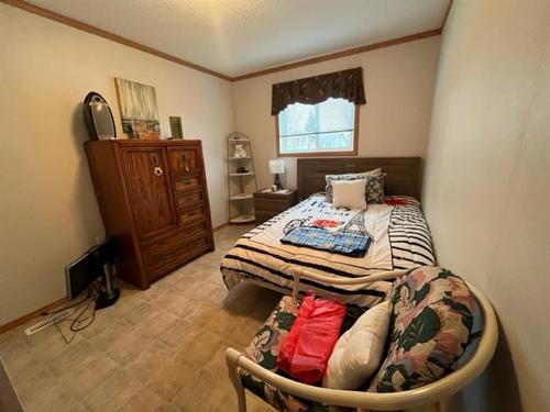 5102 51St Avenue, Blackfoot, AB - Indoor Photo Showing Bedroom