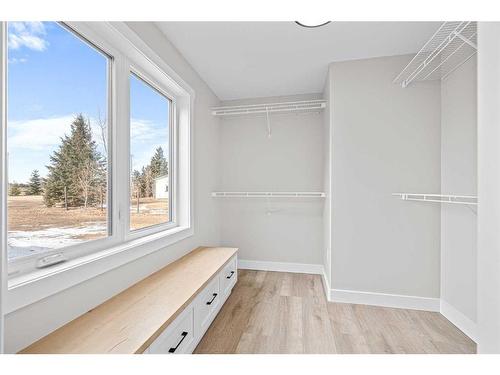 16 Sandpiper Estate, Sandy Beach, AB - Indoor Photo Showing Other Room