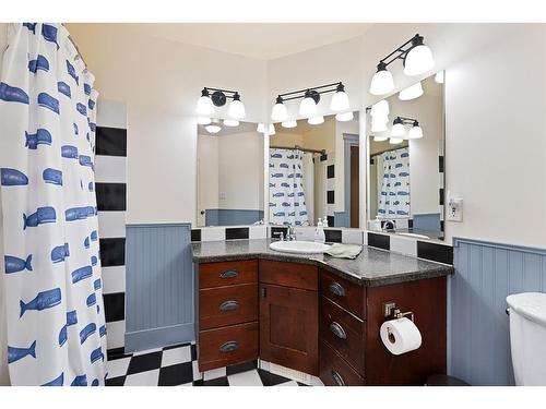 6005 23 Street, Lloydminster, AB - Indoor Photo Showing Bathroom
