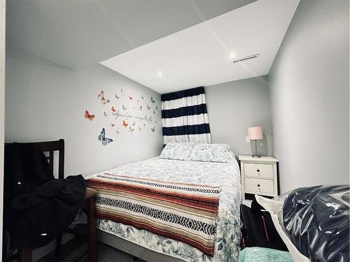 5513 52 Street, Lloydminster, AB - Indoor Photo Showing Bedroom