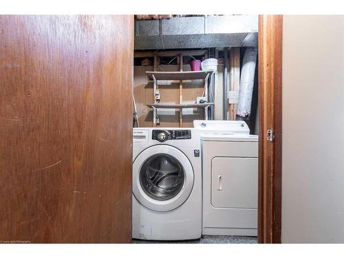 3214 49 Avenue, Lloydminster, SK - Indoor Photo Showing Laundry Room