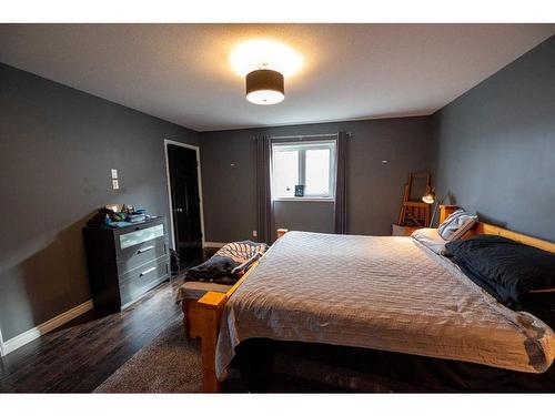 2902 9Th Avenue, Wainwright, AB - Indoor Photo Showing Bedroom