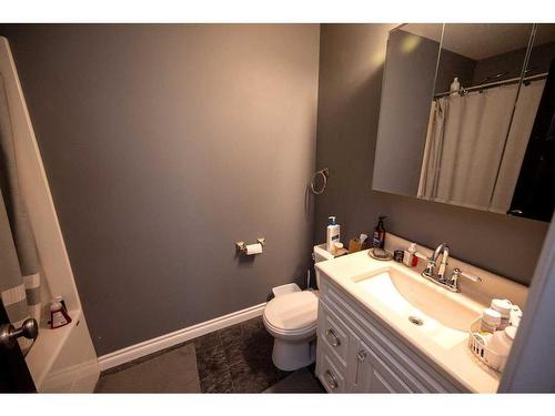 2902 9Th Avenue, Wainwright, AB - Indoor Photo Showing Bathroom