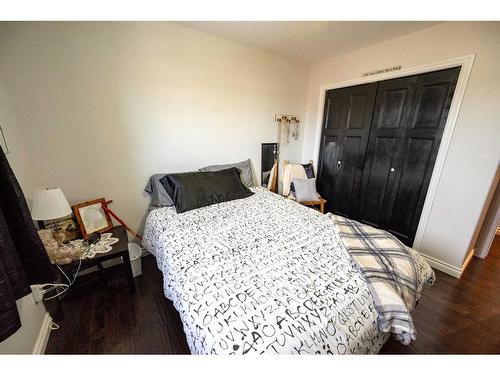 2902 9Th Avenue, Wainwright, AB - Indoor Photo Showing Bedroom