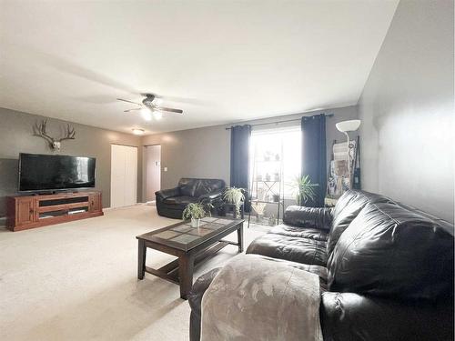 474024 Rr 63, Rural Vermilion River, County Of, AB - Indoor Photo Showing Living Room