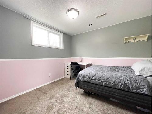 474024 Rr 63, Rural Vermilion River, County Of, AB - Indoor Photo Showing Bedroom