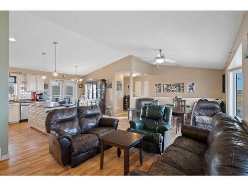 Pt Nw 16-49-2 W4, Rural Vermilion River, County Of, AB - Indoor Photo Showing Living Room