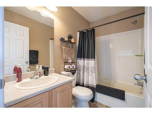 5716 28 Street, Lloydminster, AB - Indoor Photo Showing Bathroom