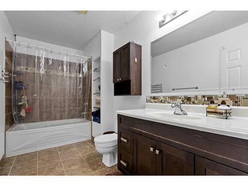 3005 45A Avenue, Lloydminster, SK - Indoor Photo Showing Bathroom