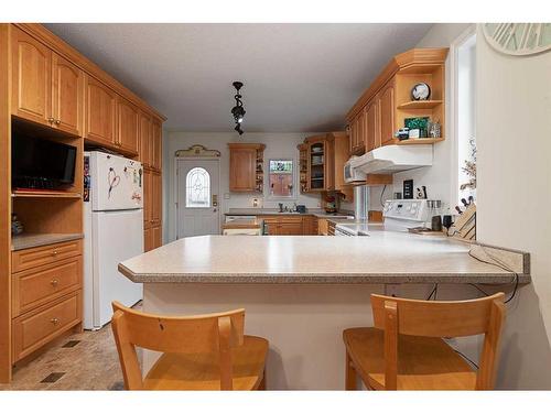 417 2 Street, Paradise Hill, SK - Indoor Photo Showing Kitchen