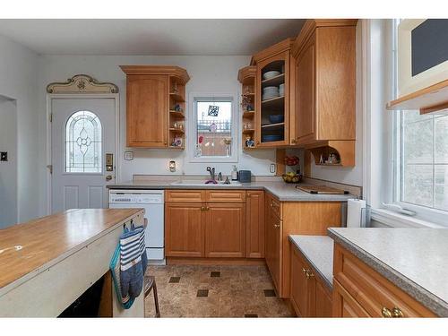 417 2 Street, Paradise Hill, SK - Indoor Photo Showing Kitchen