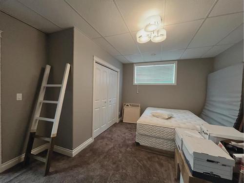 818 29 Street, Wainwright, AB - Indoor Photo Showing Bedroom