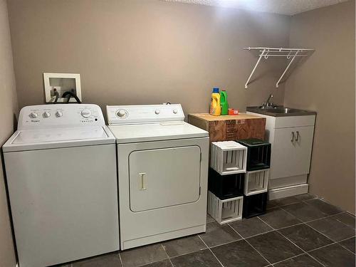 5205 29 Street, Lloydminster, AB - Indoor Photo Showing Laundry Room