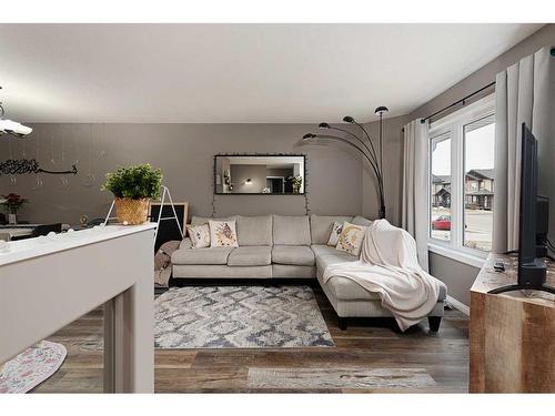 4731 13 Street, Lloydminster, SK - Indoor Photo Showing Living Room