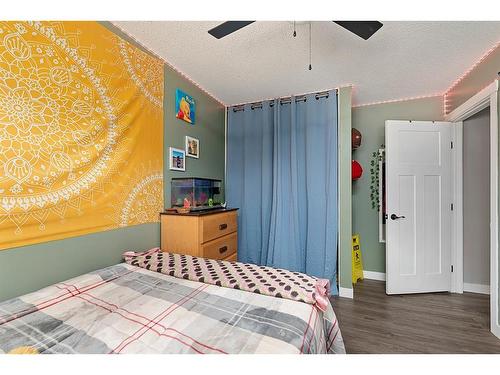 5616 42 Street, Lloydminster, AB - Indoor Photo Showing Bedroom