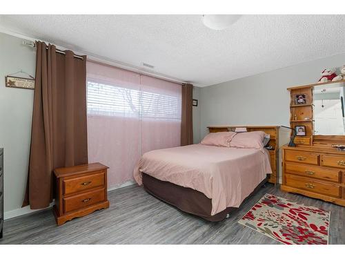 5616 42 Street, Lloydminster, AB - Indoor Photo Showing Bedroom