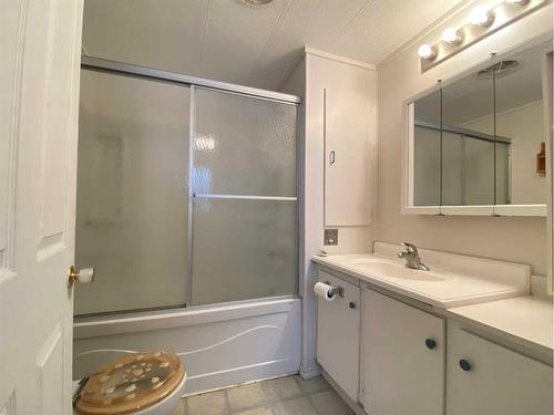 4709 50 Street, Kitscoty, AB - Indoor Photo Showing Bathroom