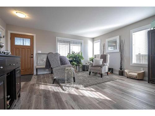 1-3390 72 Avenue, Lloydminster, AB - Indoor Photo Showing Living Room
