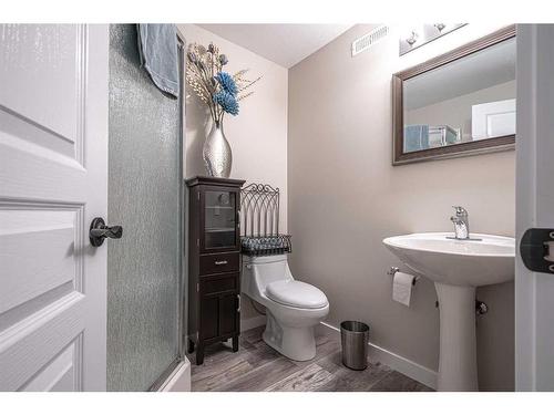 1-3390 72 Avenue, Lloydminster, AB - Indoor Photo Showing Bathroom