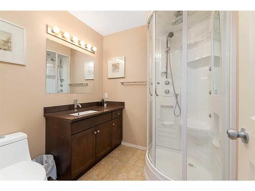 28-1407 53 Avenue, Lloydminster, AB - Indoor Photo Showing Bathroom