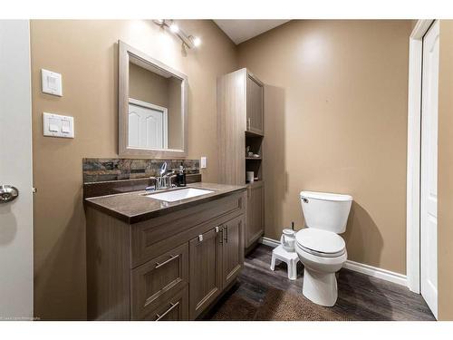 1310 52C Avenue, Lloydminster, AB - Indoor Photo Showing Bathroom