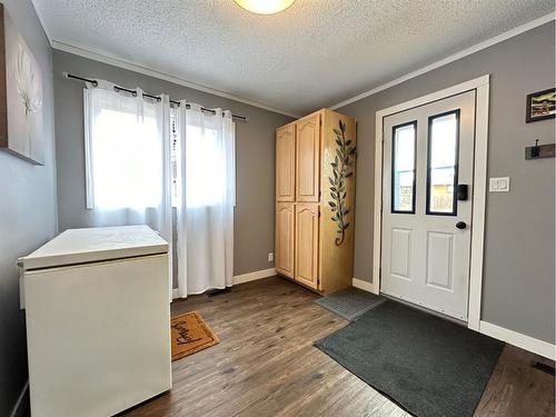 5808 51 Avenue, Vermilion, AB - Indoor Photo Showing Other Room