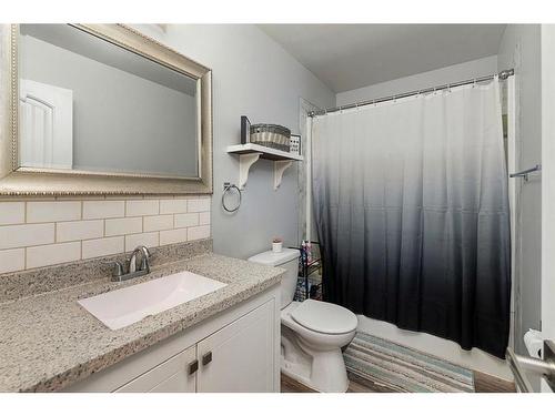 3106 48 Avenue, Lloydminster, SK - Indoor Photo Showing Bathroom