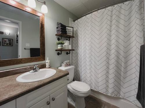1010 30 Street, Wainwright, AB - Indoor Photo Showing Bathroom