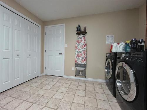 1010 30 Street, Wainwright, AB - Indoor Photo Showing Laundry Room