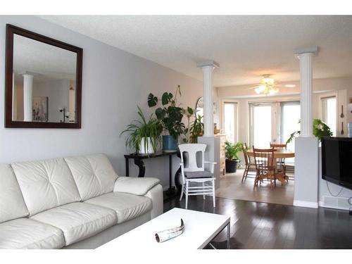 505 2 Street East, Maidstone, SK - Indoor Photo Showing Living Room