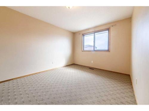 2-3018 56 Avenue, Lloydminster, AB - Indoor Photo Showing Other Room