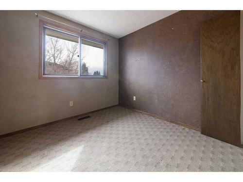 2-3018 56 Avenue, Lloydminster, AB - Indoor Photo Showing Other Room