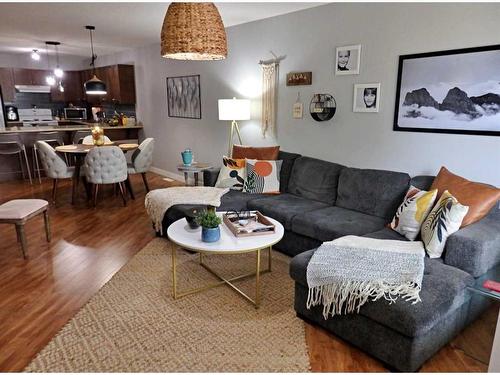 4833 50 Avenue, Vermilion, AB - Indoor Photo Showing Living Room