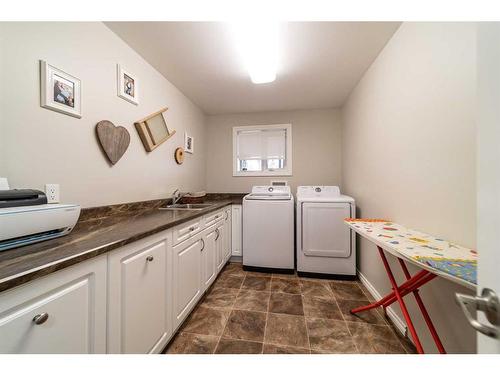 452003 Rge Rd 70, Rural Wainwright No. 61, M.D. Of, AB - Indoor Photo Showing Laundry Room