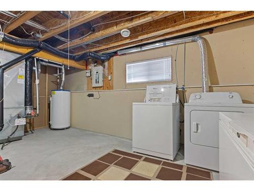 4812 20 Street Close, Lloydminster, SK - Indoor Photo Showing Laundry Room