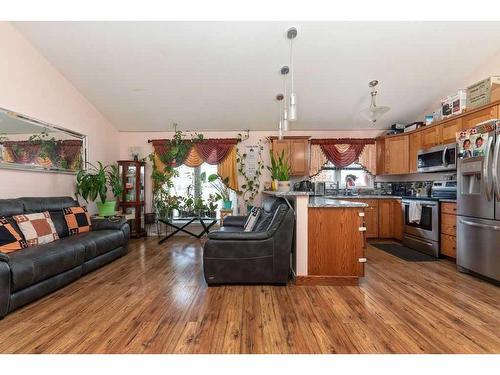 2816 45 Avenue, Lloydminster, SK - Indoor Photo Showing Kitchen With Stainless Steel Kitchen