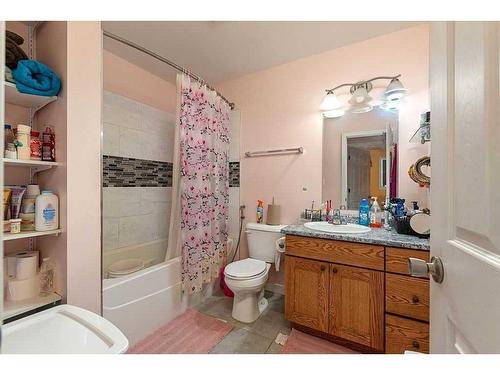 2816 45 Avenue, Lloydminster, SK - Indoor Photo Showing Bathroom