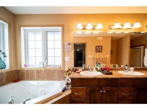 5111 57 Avenue, Edgerton, AB - Indoor Photo Showing Bathroom