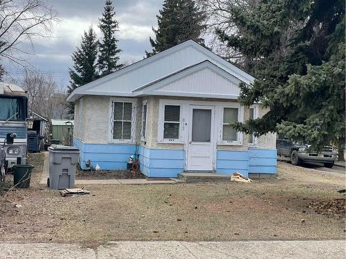 813 9 Avenue, Wainwright, AB 