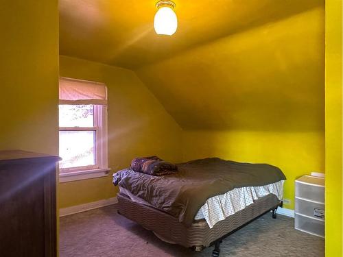 4716 52 Avenue, Vermilion, AB - Indoor Photo Showing Bedroom