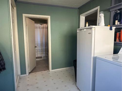 4716 52 Avenue, Vermilion, AB - Indoor Photo Showing Laundry Room