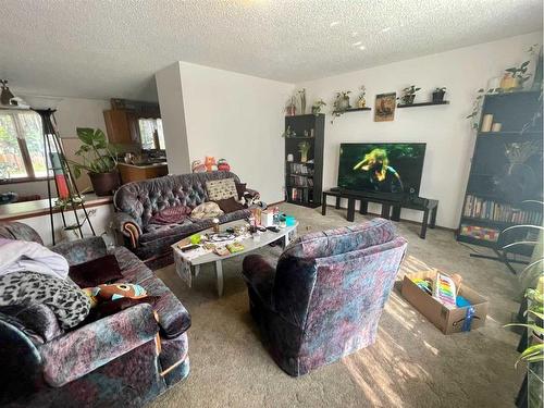 4836 50 Avenue, Vermilion, AB - Indoor Photo Showing Living Room